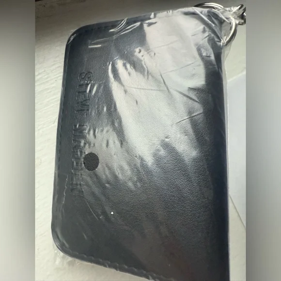 Steve Madden Black Large Tote Handbag with Strap and Pouch - NWT - Picture 5 of 6